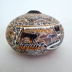 VINTAGE PERUVIAN FOLK ART HAND CARVED GOURD MATE BURILADO STORY TELLING ART